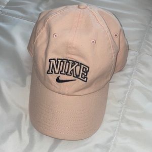 Nike Heritage Hat